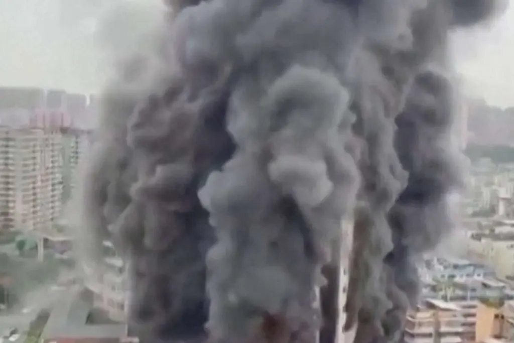 16 Reportedly Die In China Shopping Complex Fire Incident