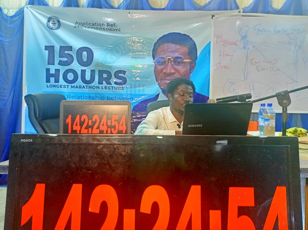 WGR : Osun Lecturer Breaks Record Of Indian Professor, Clocks 142hrs Of Marathon Lecture