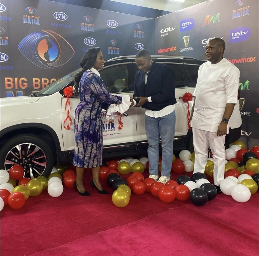 Big Brother Naija Season 9 winner, Kellyrae, has finally received his winning car prize. The brand new Sports Utility Vehicle,