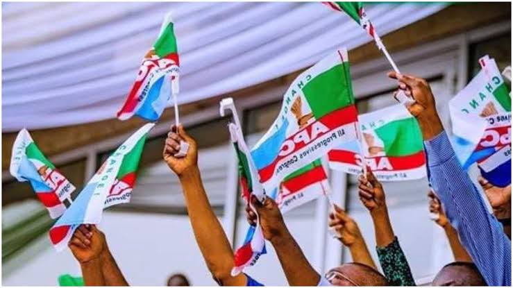 Why We Are Quitting APC In thousands - Leaders Of Osun APC Decampees