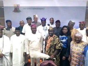 *Breaking: Gov Makinde Presents Instruments Of Office To New Alaafin*

https://blazenewz.com/2025/01/13/breaking-gov-makinde-presents-instruments-of-office-to-new-alaafin/