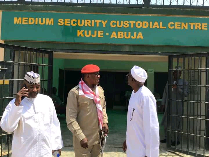 Ex-Minister Visits Friend In Kuje Prison, Urges Nigerians To Rise Against Civilian Dictatorship