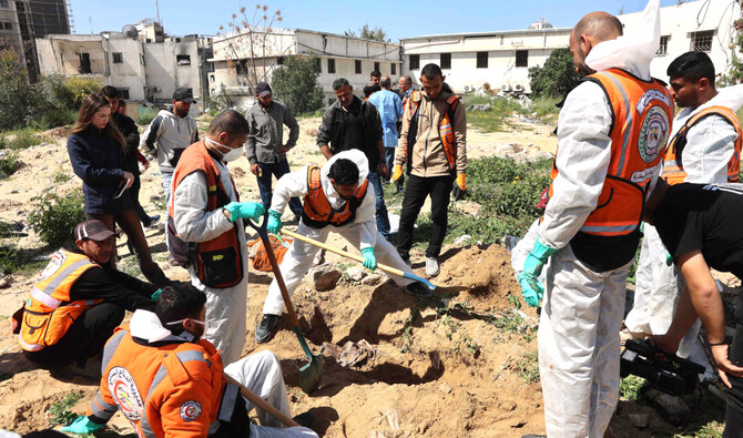 Gaza : Rescuers Exhume Dozens Of Bodies From Al-Shifa Hospital