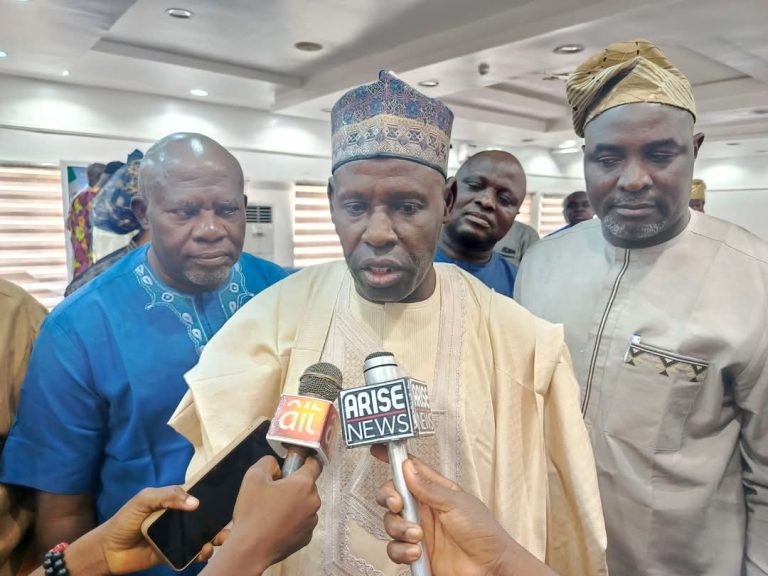Osun ALGON, APC Trade Words Over NULGE National Endorsement For LG Workers To Continue With Stay-at-home