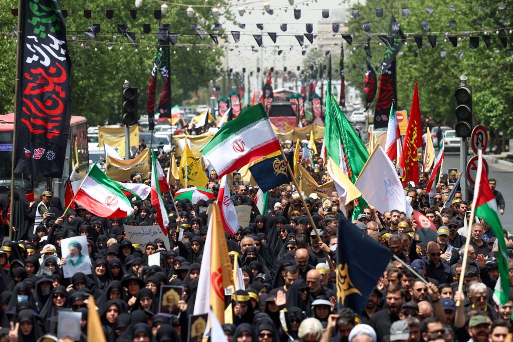Two IRGC Personnel Killed While Defusing Bombs In Iran’s West – Officials