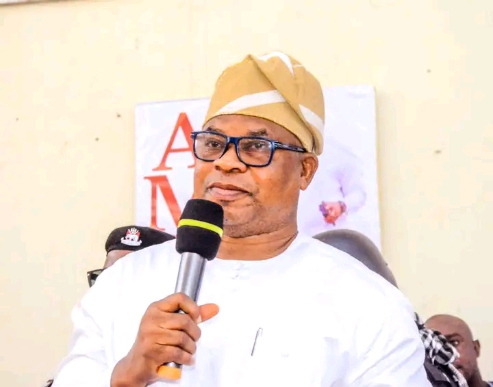 Deaths On Waterways: Maritime Group Accuses NIWA Boss, Oyebamiji Of Incompetency Over Waterway Safety
