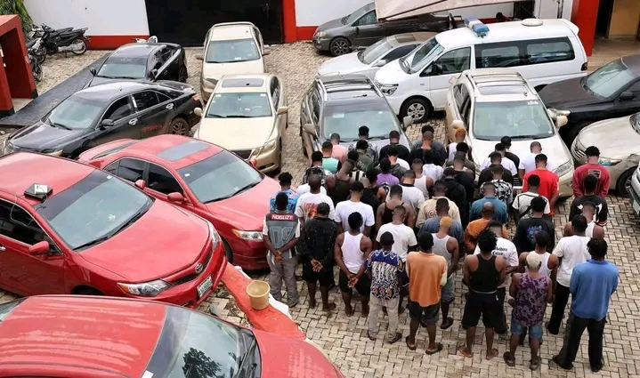 EFCC Arrests Suspected Internet Fraudster With Two Local Pistols